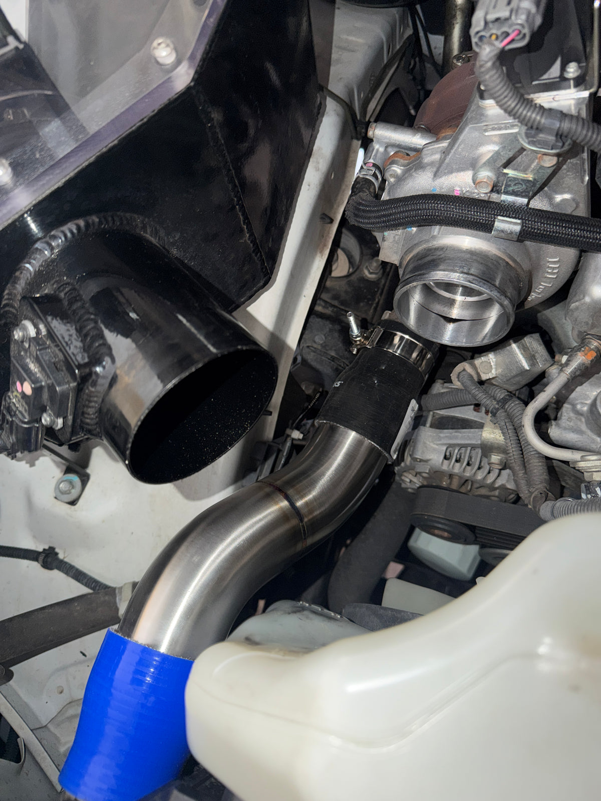 2022+ DMAX/ Mazda BT-50 Intercooler pipe (stainless)